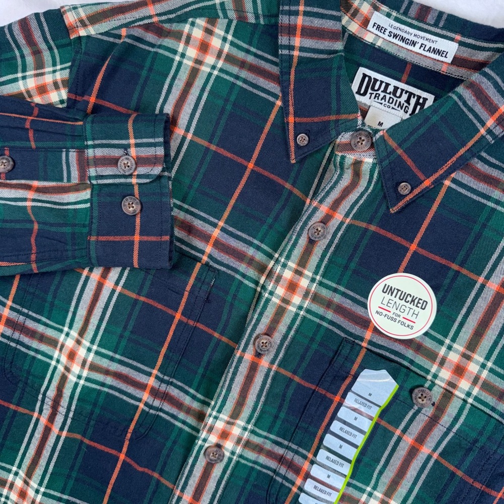 Duluth Trading Co Flannel Shirt Mens M Green Plaid Free Swingin Untucked Relaxed